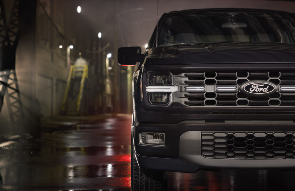 Front Grill and off-set tires on the 2025 Ford F150 Lobo package